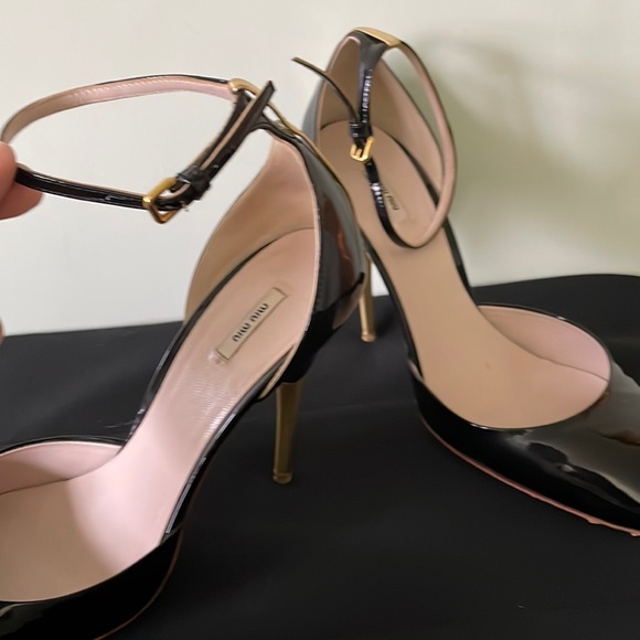 🎉HOST PICK 🎉  🇮🇹 Miu Miu Black Patent Leather Stilettos With Gold Heel, Size 38 - Picture 10 of 15